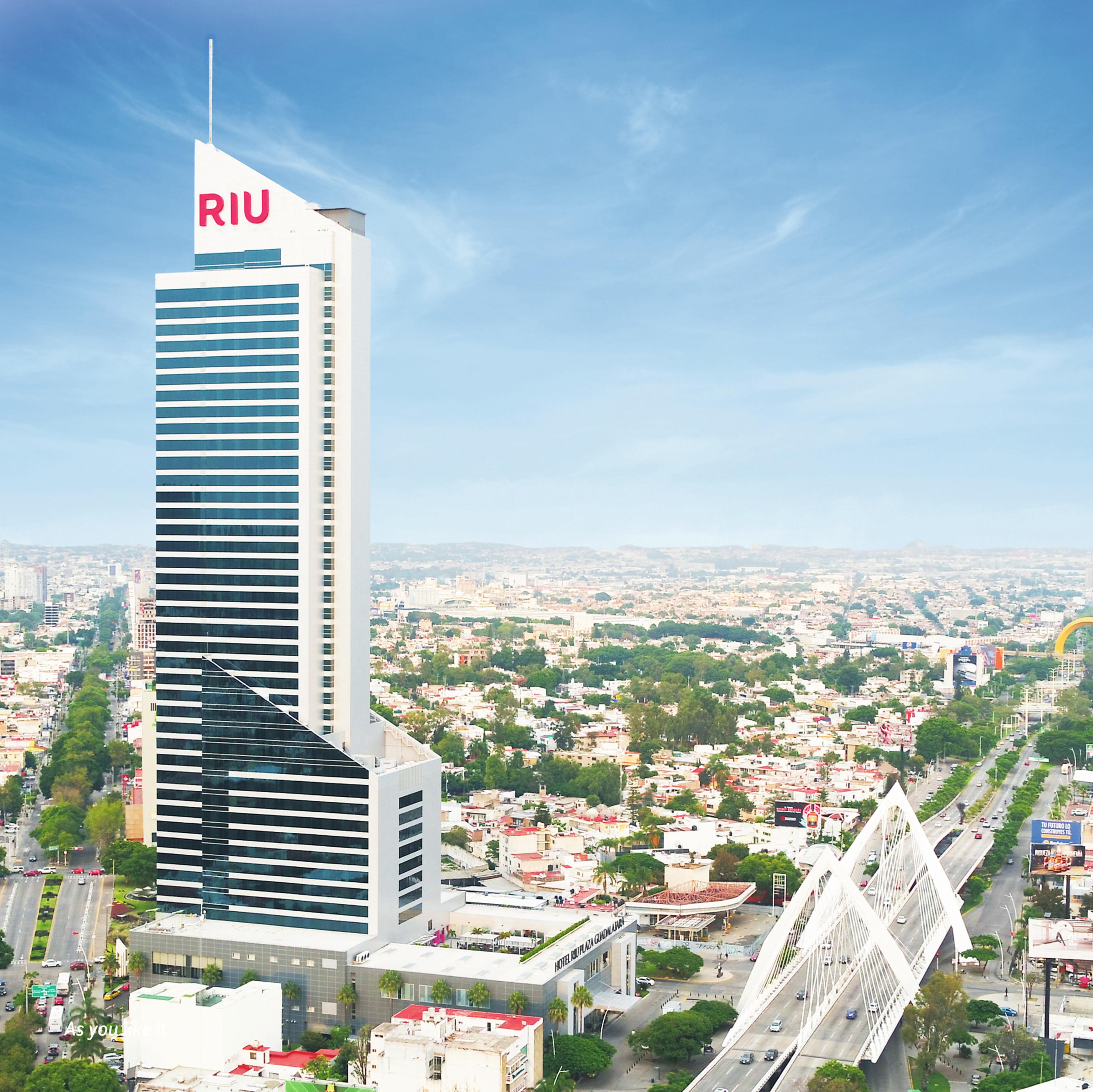 Riu Plaza Guadalajara Hotel Екстериор снимка