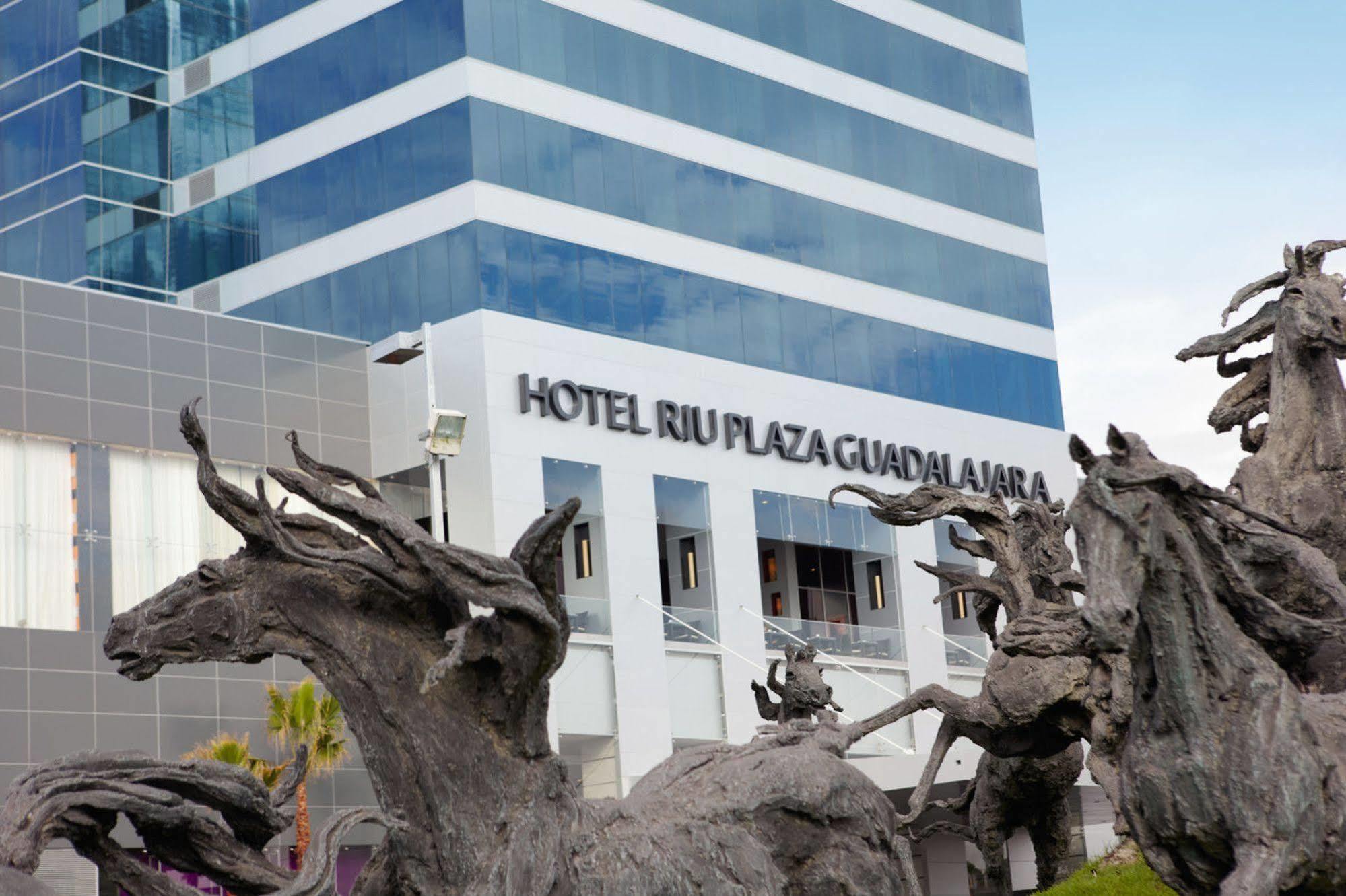 Riu Plaza Guadalajara Hotel Екстериор снимка